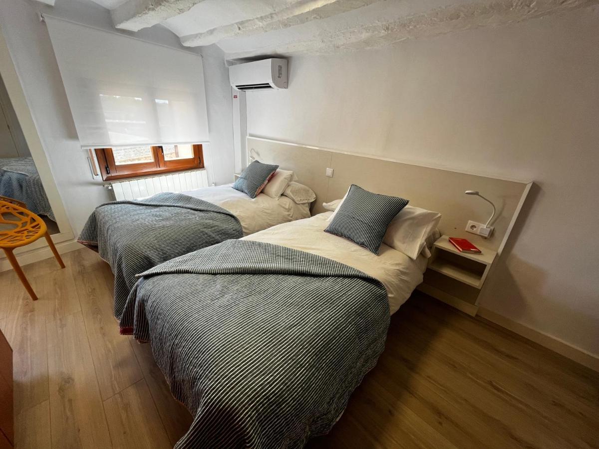Apartaments Rurals Cal Parro, Batea 外观 照片
